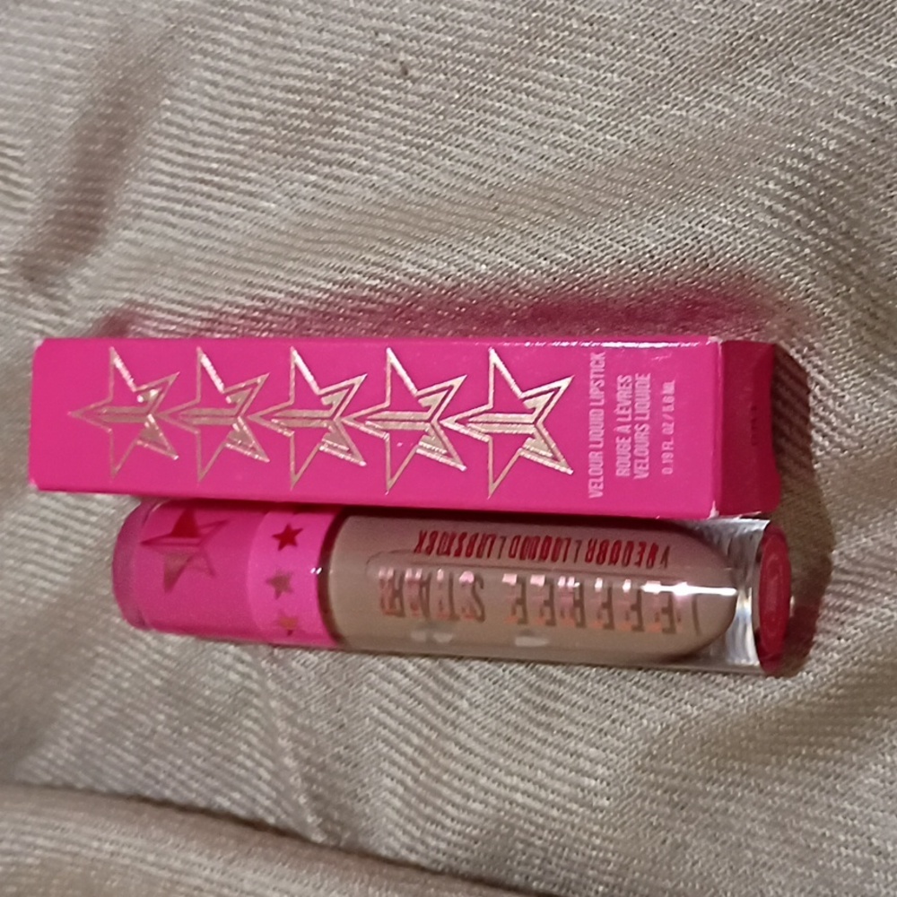 Jeffree Star Velour Liquid Lipstick  in Nude called Jeffree's Nudes